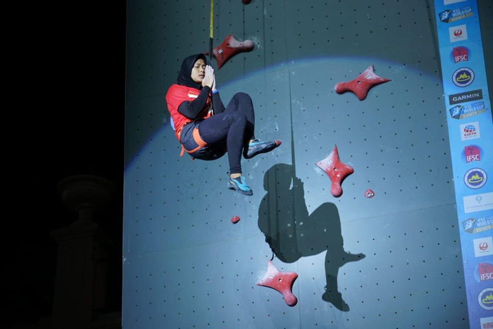 “Spider-Woman” Aries Susanti Rahayu Breaks Speed-Climbing Record